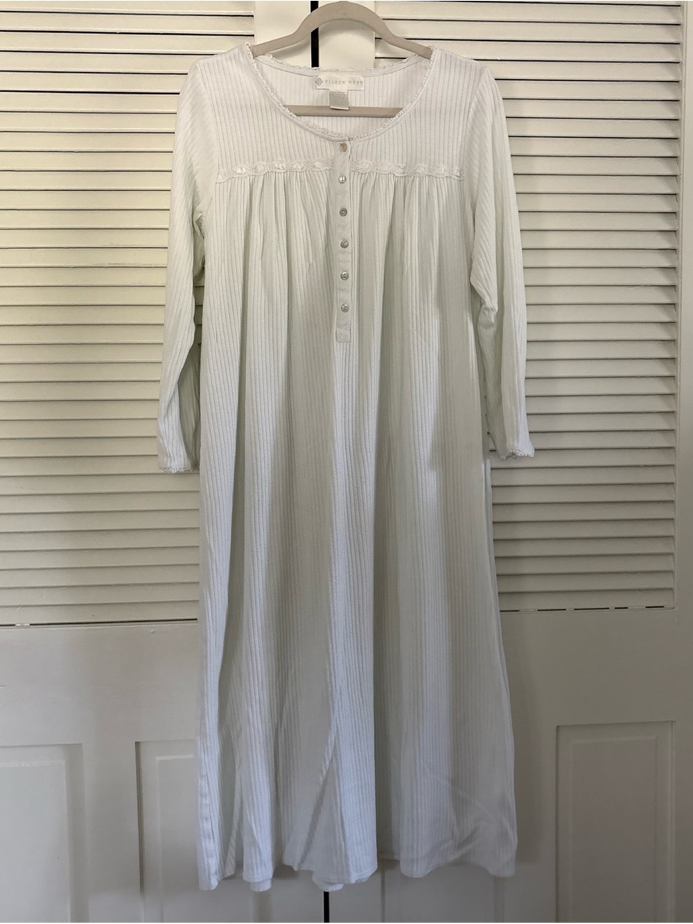 Eileen West Women's Long Sleeve Nightgown Sz S Cotton Blend Pale Green Piling